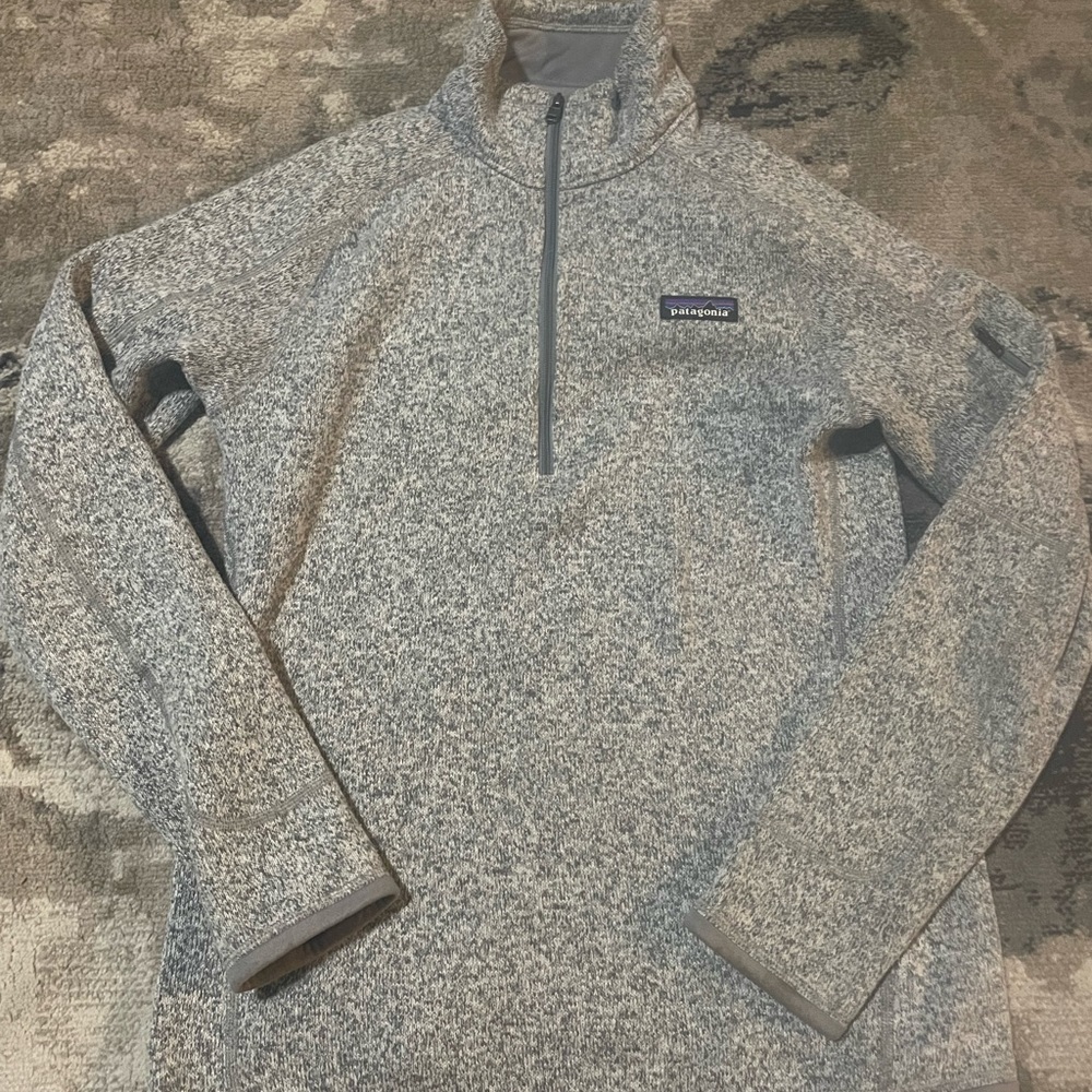 Grey quarter zip Patagonia women’s